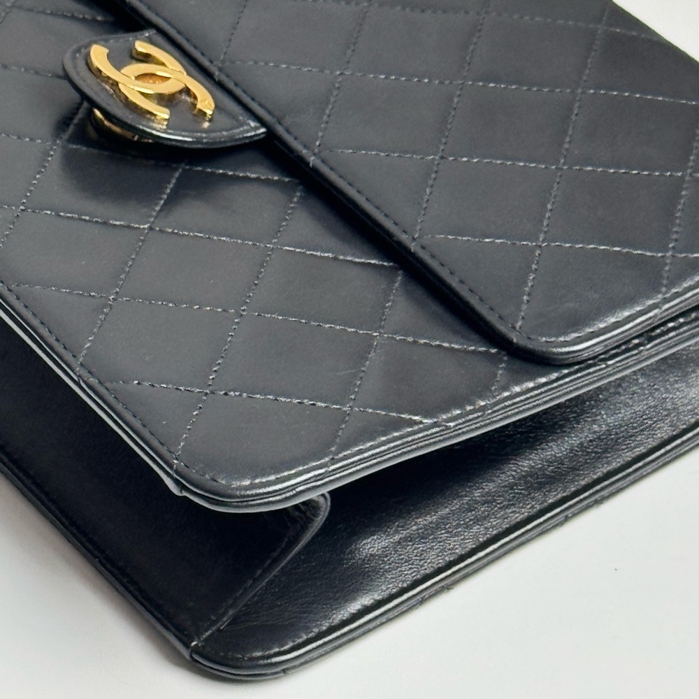 SOLD Chanel Vintage Single Flap Shoulder Bag - Picture 6 of 8
